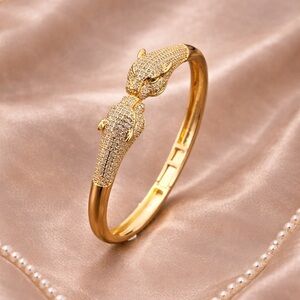 Panthere Crystal Head Encrusted Bangle Bracelet